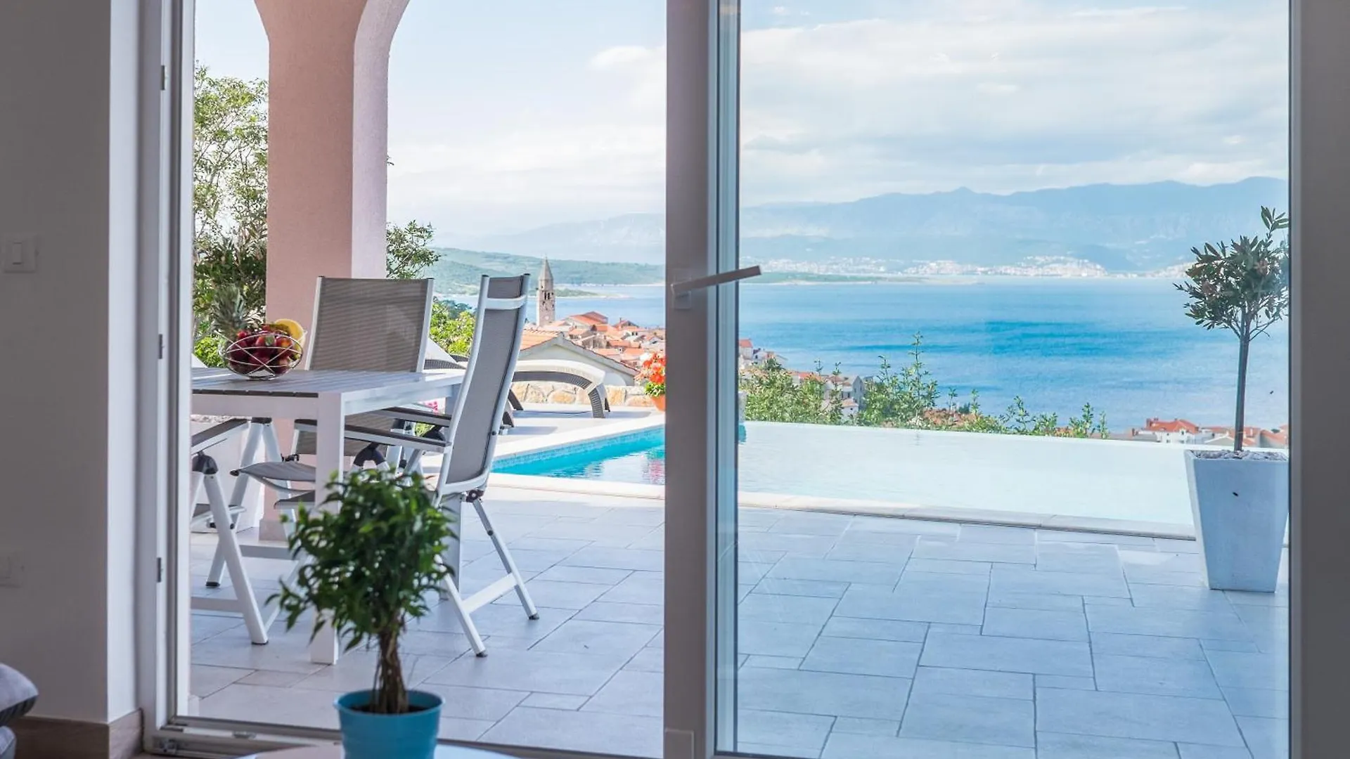 Apartment With A Private Pool, Enchanting View, Beach - By Traveler Tourist Agency Id 2122 Vrbnik