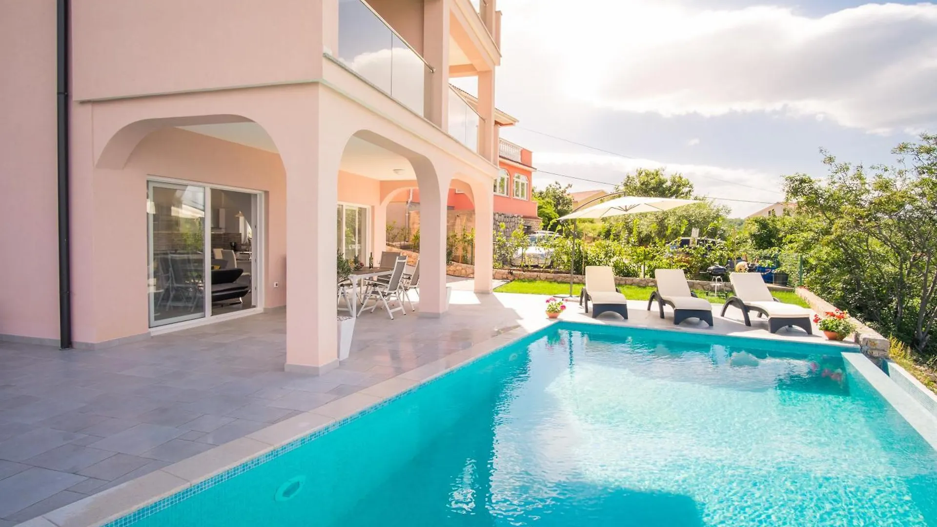 Apartment With A Private Pool, Enchanting View, Beach - By Traveler Tourist Agency Id 2122 Vrbnik  0*, Vrbnik (Primorje-Gorski Kotar) Kroatien