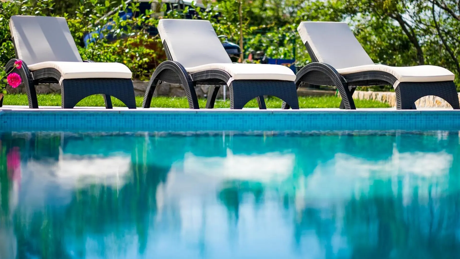 Apartment With A Private Pool, Enchanting View, Beach - By Traveler Tourist Agency Id 2122 Vrbnik  0*, Vrbnik (Primorje-Gorski Kotar) Croatia