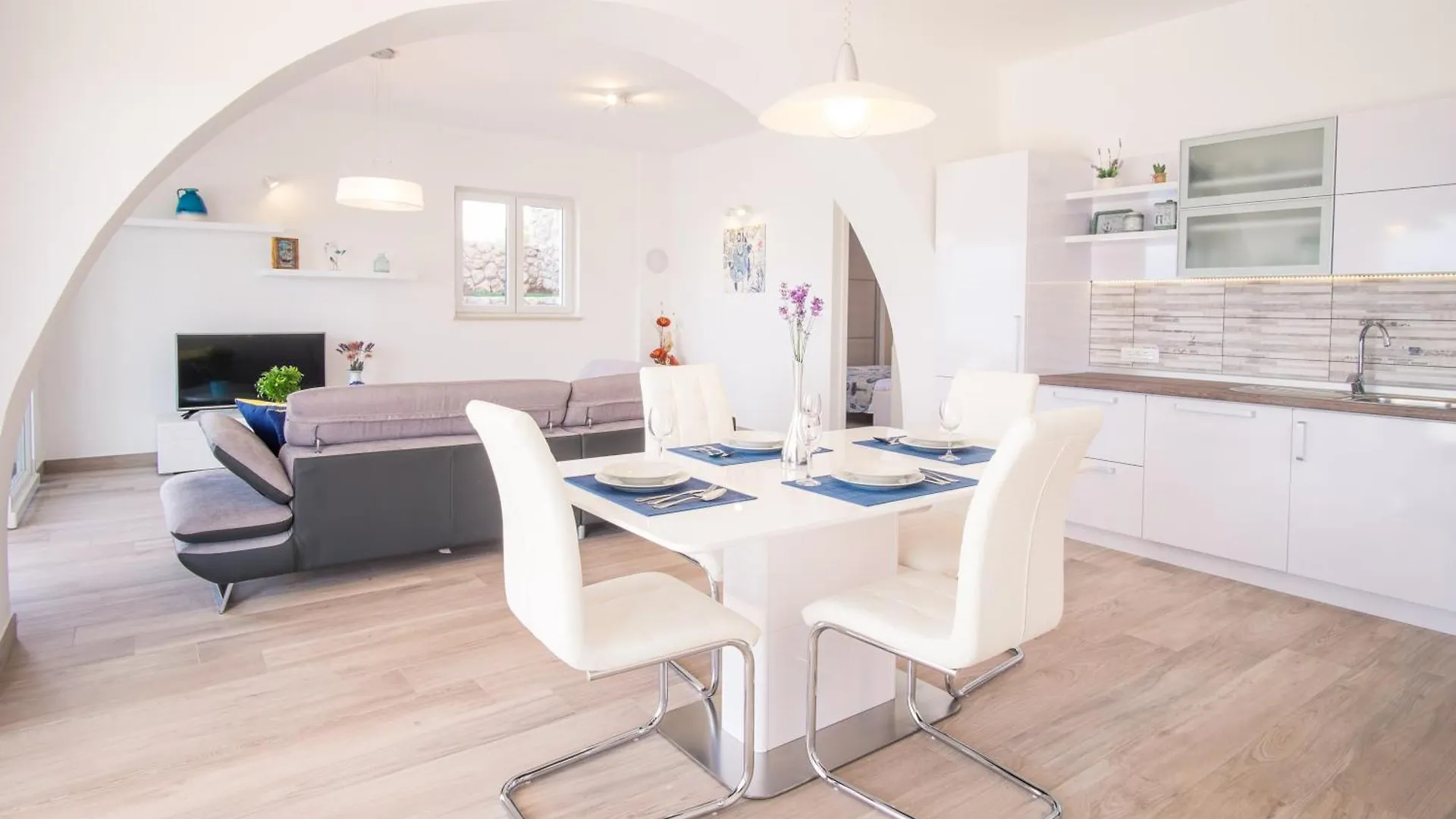 Apartment With A Private Pool, Enchanting View, Beach - By Traveler Tourist Agency Id 2122 Vrbnik 0*,