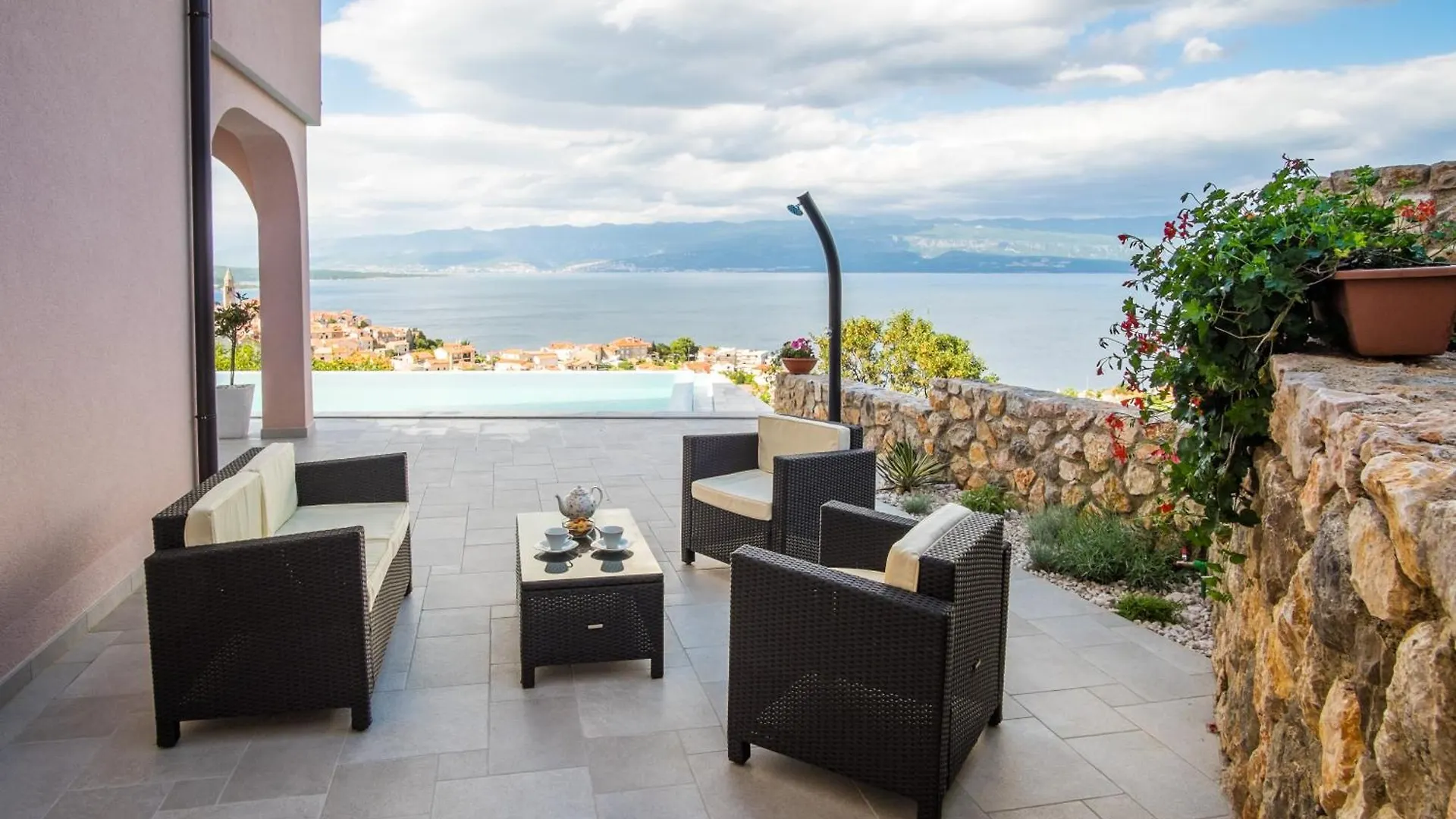 Apartment With A Private Pool, Enchanting View, Beach - By Traveler Tourist Agency Id 2122 Vrbnik