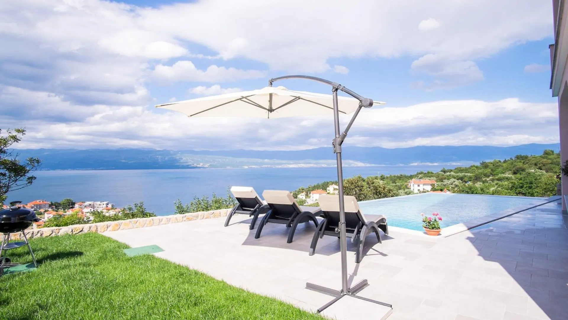 Apartment With A Private Pool, Enchanting View, Beach - By Traveler Tourist Agency Id 2122 Vrbnik